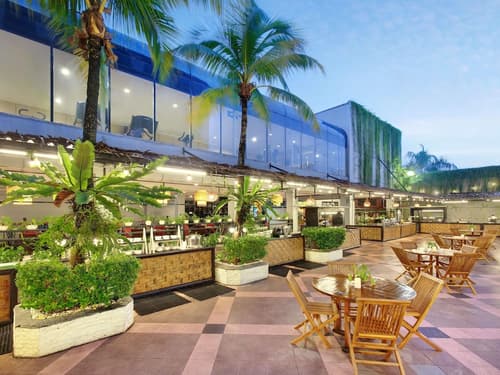 Grand Mercure Medan Angkasa, Restaurant