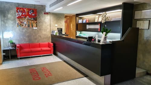Hotel Metro, Primary image