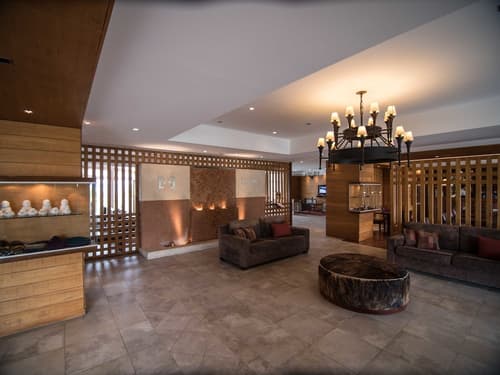 Rochester Calafate, Interior entrance