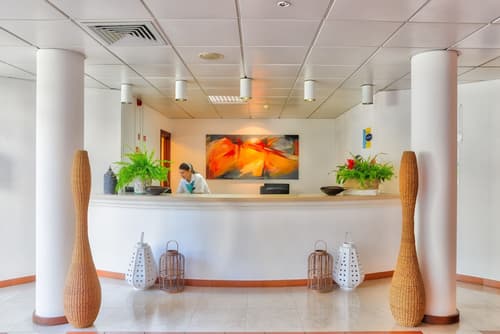 Torre Praia Hotel, Reception