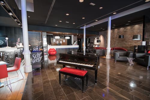 Petit Palace Museum, Lobby sitting area