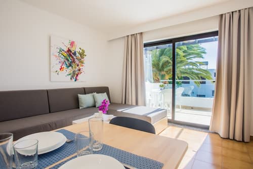 Apartamentos Los Tulipanes, Room