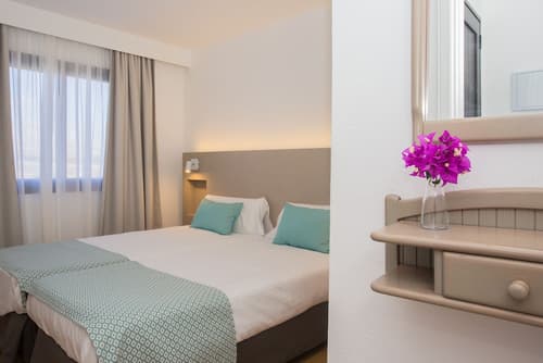 Apartamentos Los Tulipanes, Room