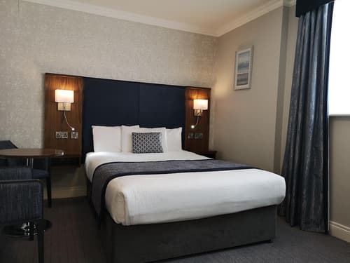 The Western Hotel, Room