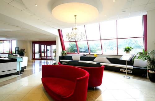 Grand Hotel Admiral Palace, Lobby sitting area