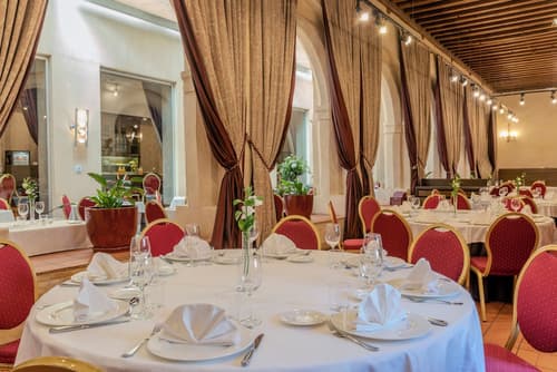 Hotel San Antonio El Real, Restaurant