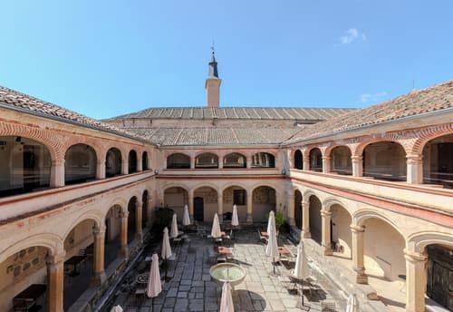 Hotel San Antonio El Real, Primary image