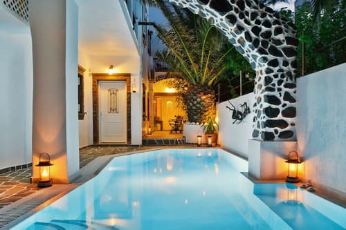 Galatia Villas, Primary image