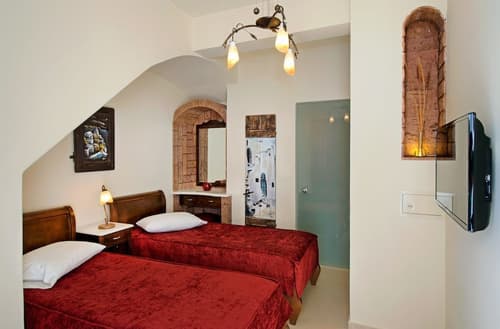 Galatia Villas, Room