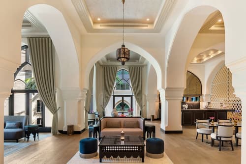 Palace Downtown, Lobby sitting area