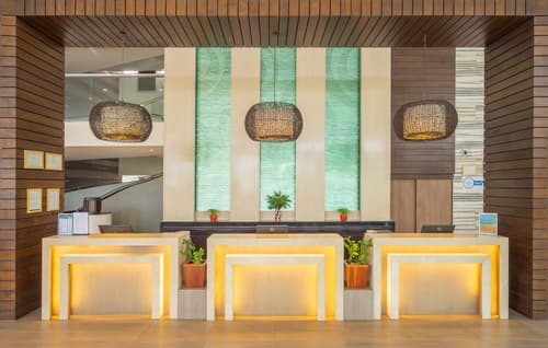 Deevana Plaza Phuket, Lobby