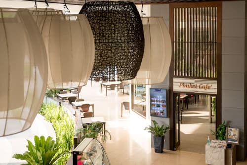 Deevana Plaza Phuket, Lobby sitting area