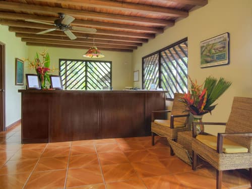 Manatus Hotel, Reception