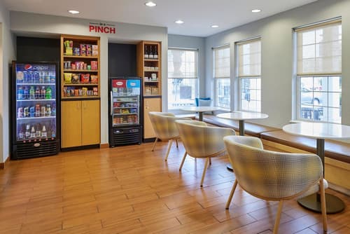 TownePlace Suites by Marriott Medford, Lobby