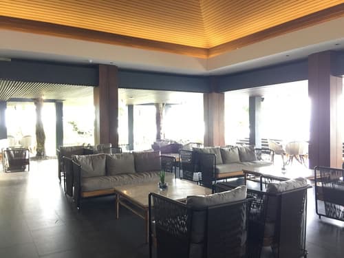 Amorita Resort Bohol, Lobby sitting area