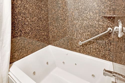 Super 8 by Wyndham Cypress Buena Park Area, Room