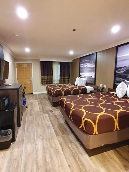 Super 8 by Wyndham Cypress Buena Park Area, Room