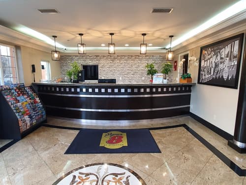 Super 8 by Wyndham Cypress Buena Park Area, Lobby