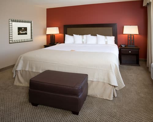 Holiday Inn & Suites Bakersfield by IHG, Room