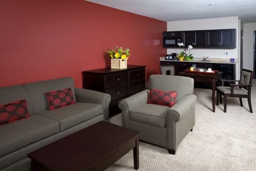 Holiday Inn & Suites Bakersfield by IHG, Room