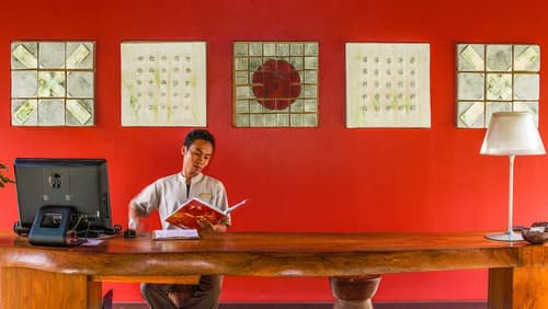 Qunci Villas Resort, Concierge desk