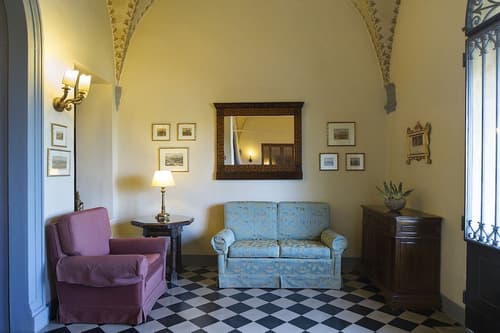 Palazzo Ravizza, Lobby sitting area