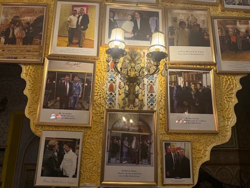 Hotel Mozart, Reception