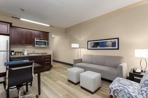 Hawthorn Extended Stay by Wyndham West Palm Beach, Room