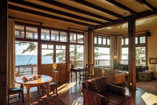 Middle Beach Lodge, Lobby