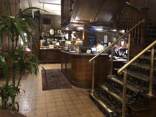 Park Plaza Hotel, Lobby lounge