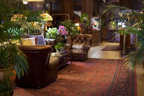 Park Plaza Hotel, Lobby sitting area