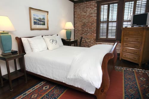 Park Plaza Hotel, Room