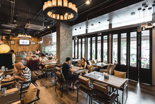 Adelphi Suites Bangkok, Restaurant