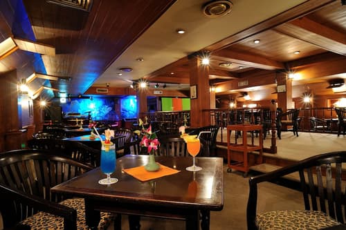 Phuket Merlin Hotel, Bar (on property)