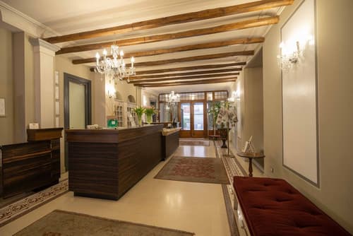 San Luca Palace Hotel, Reception