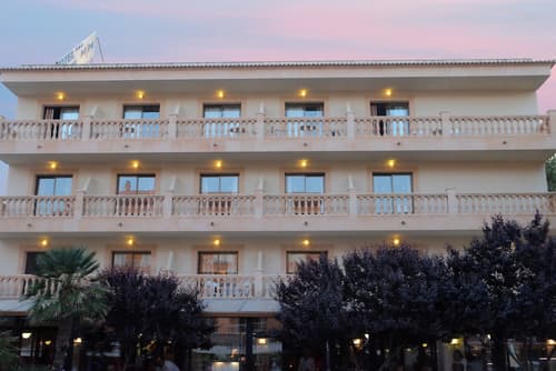 Hotel Bell Port, Front of property