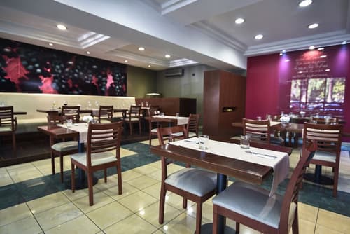 Portal Plaza Suites, Restaurant