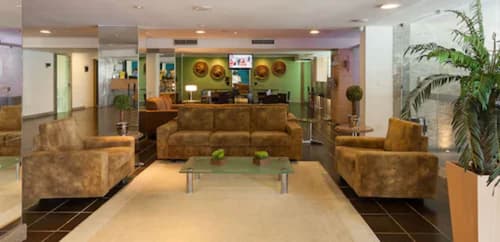 Park Hotel, Reception