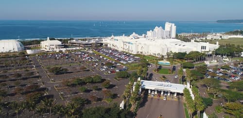 Suncoast Hotel & Towers, Beach