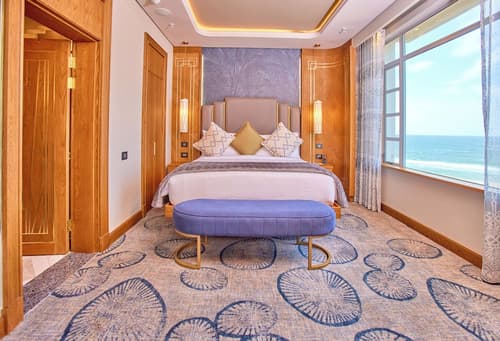 Suncoast Hotel & Towers, Room