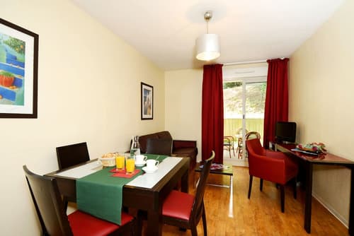 Appart Hotel Odalys City Antibes Olympe, Living area