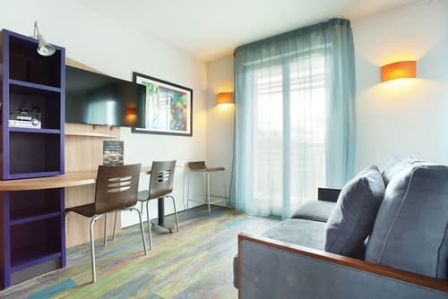 Suite - Home Orleans Saran, Room