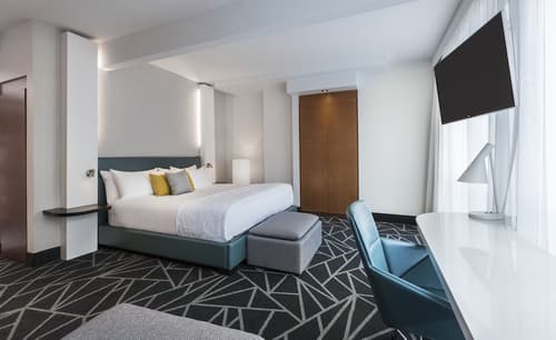 Warwick Le Crystal - Montréal, Room