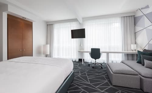 Warwick Le Crystal - Montréal, Room