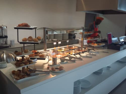 Montebelo Girassol Maputo Hotel, Breakfast area