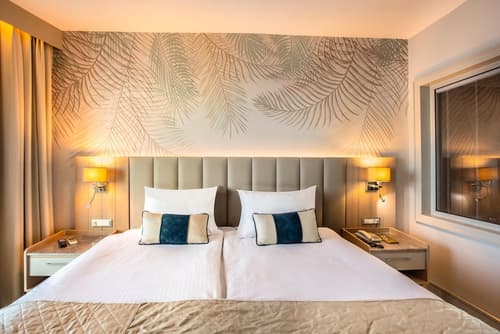 Charisma De Luxe Hotel, Room