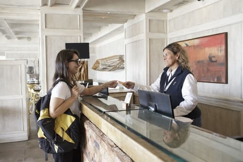 Hotel Costaustralis, Reception