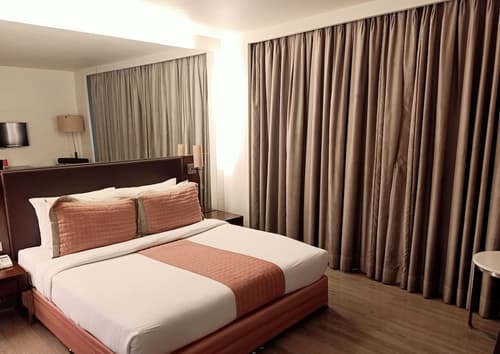 St Laurn Koregaon Park Pune, Room