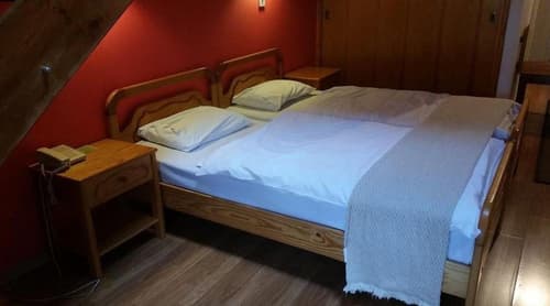 New Helvetia Hotel, Room