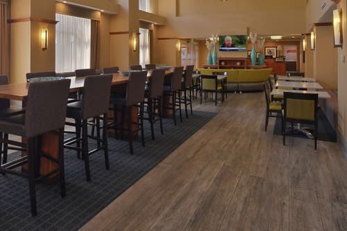 Hampton Inn & Suites Bakersfield North-Airport, Lobby